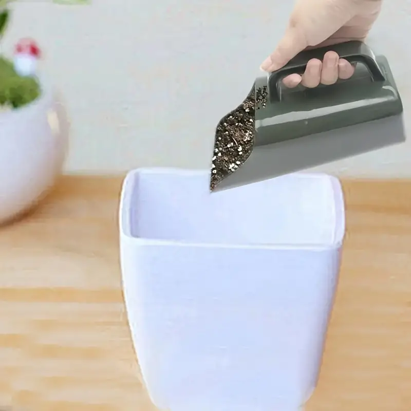 1pc Multipurpose Plastic Scoop - Planted Aquarium With Gravel review and price